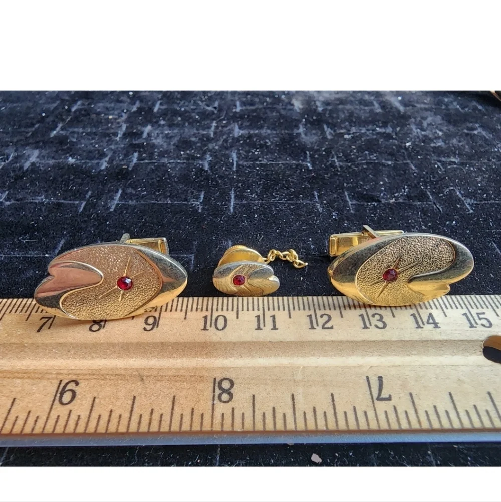 Vintage Cufflink Set Tie Pin Gold Tone Pallette Shaped Red Garnet Used